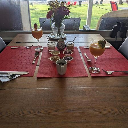 Auberge Les Blancs Moutons Saint-Laurent-de-l'ile d'Orleans 외부 사진