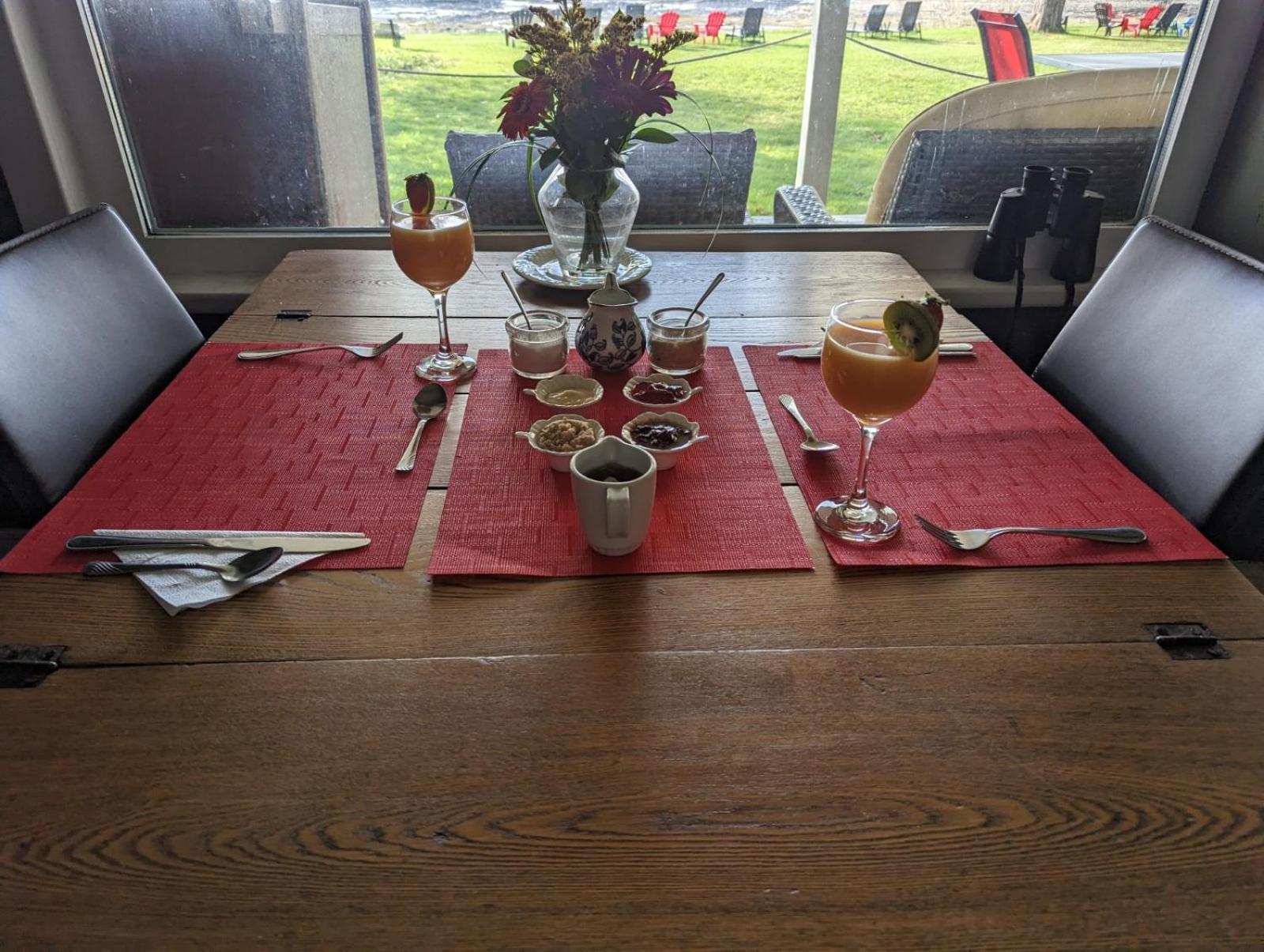 Auberge Les Blancs Moutons Saint-Laurent-de-l'ile d'Orleans 외부 사진