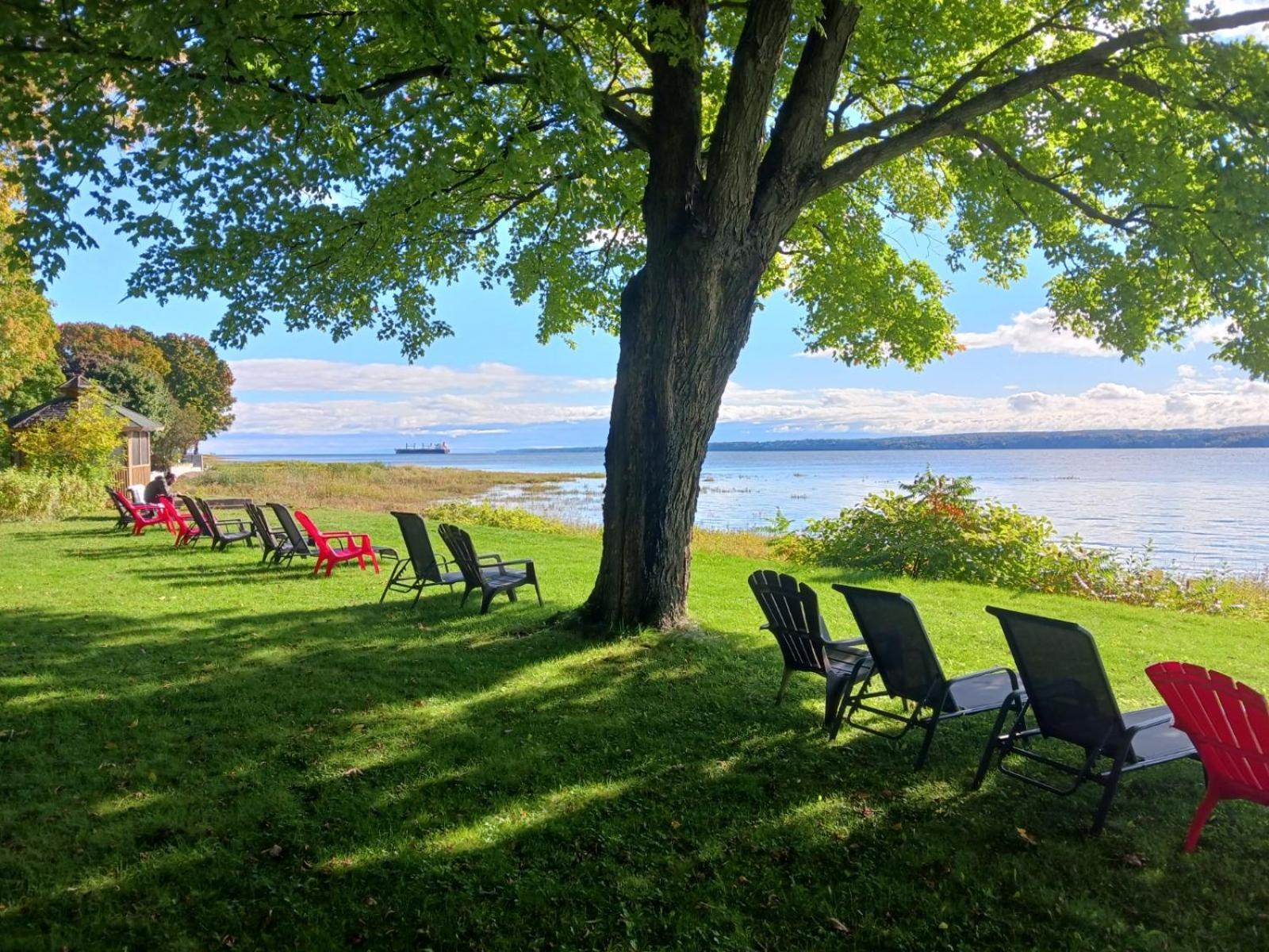 Auberge Les Blancs Moutons Saint-Laurent-de-l'ile d'Orleans 외부 사진