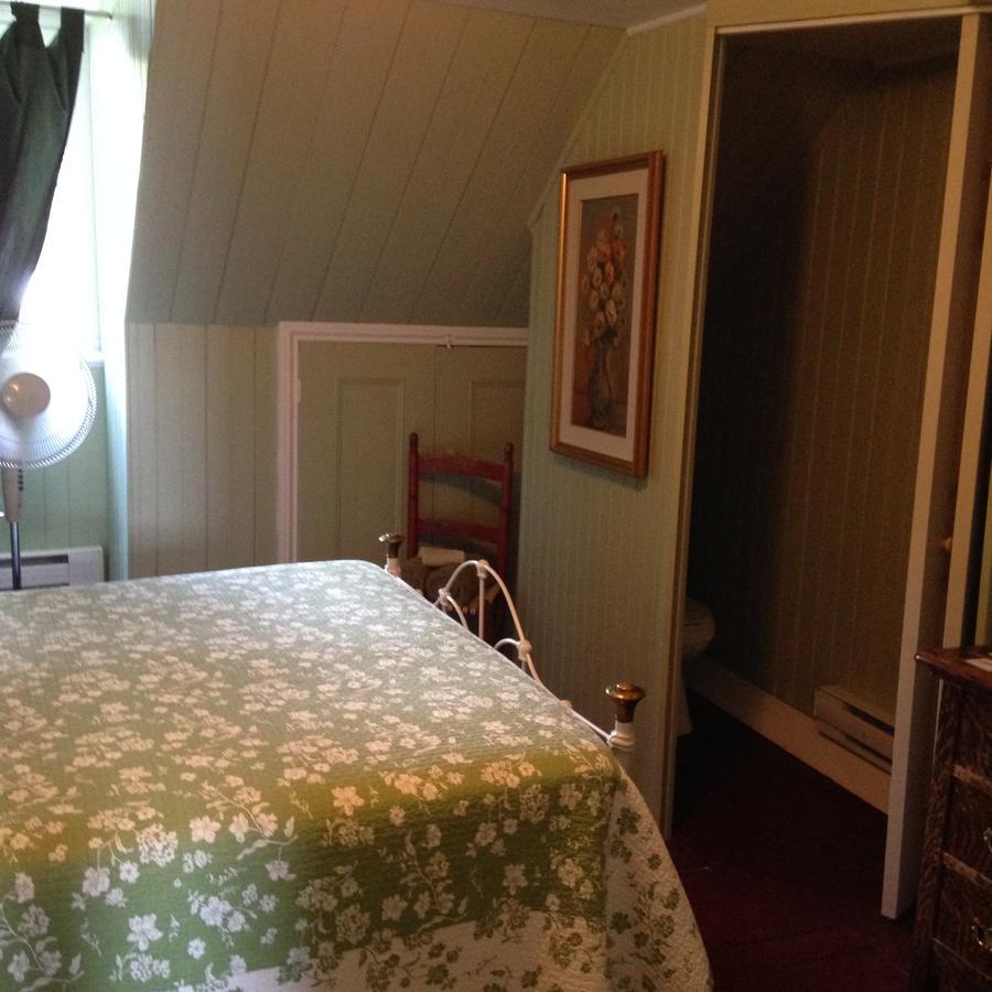 Auberge Les Blancs Moutons Saint-Laurent-de-l'ile d'Orleans 외부 사진