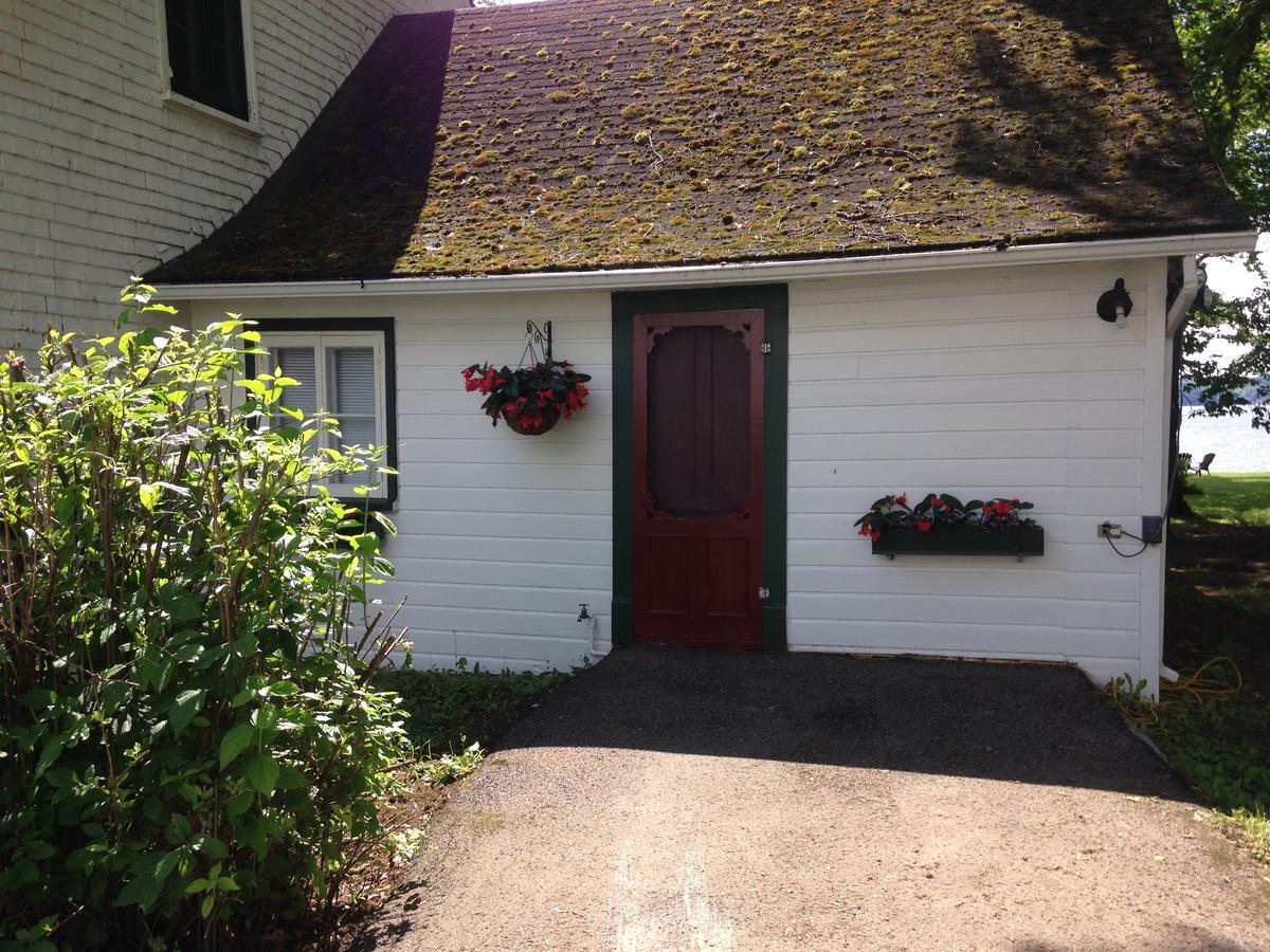 Auberge Les Blancs Moutons Saint-Laurent-de-l'ile d'Orleans 외부 사진